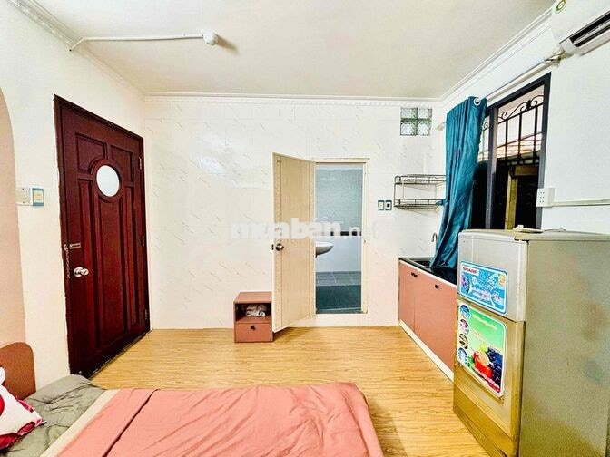 Studio ngay vòng xoay Lê Đại Hành 30/9 trống