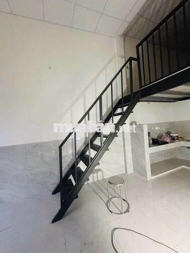 CHO THUÊ NHÀ CẤP 4 MỚI XÂY GẦN CẦU BƯNG LÊ TRỌNG TẤN