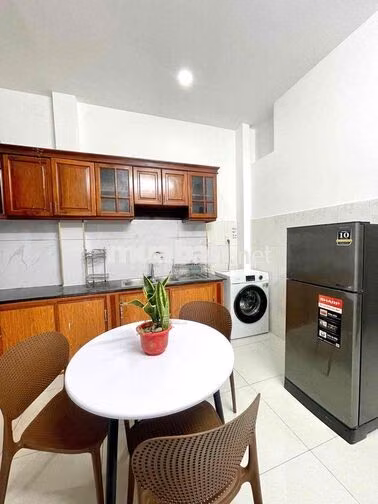 28 phổ Quang F2 Tân bình. 2 mtiền nền hay đi cửa sau Sau lưng NH Hoa