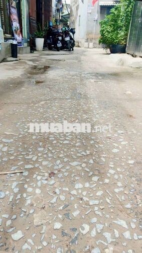 BÁN NHÀ NHỎ MỚI XÂY DANH CHO VK CK MỚI CƯỚI 