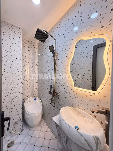 Chính chủ bán nhà 4 tầng Phan Văn Trị, hẻm 7m thông, nhỉnh 6 tỷ.