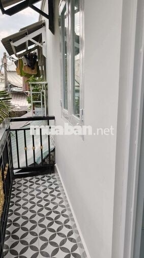 BÁN NHÀ NHỎ MỚI XÂY DANH CHO VK CK MỚI CƯỚI 