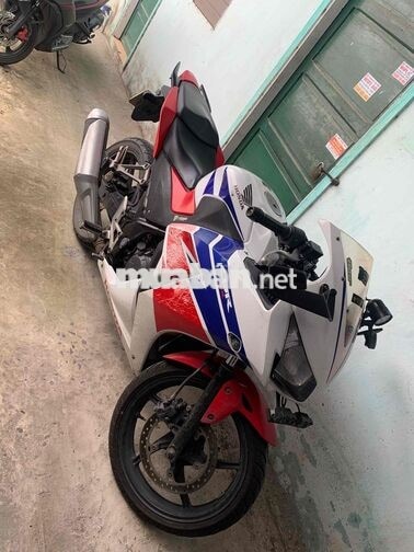 Honda CBR màu Trắng, Đỏ, Xanh
