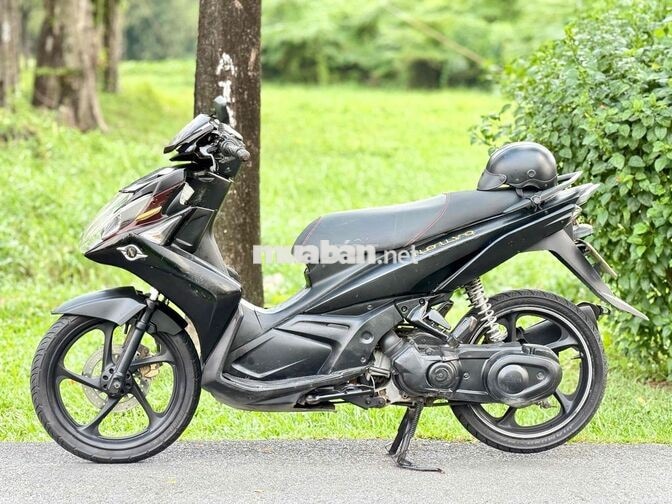 Novo Máy Siêu Chất Chạy Cực Nhẹ.Dàn Áo Liền Lạc