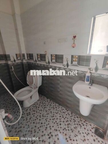Cho thuê nhà rộng hẻm 606 QL13 7tr/tháng