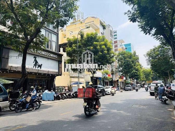 Spa MT 42 Trịnh Văn Cấn, Q1. Dt: 4x15m, Kc: trệt lửng 3 lầu (sàn suốt)