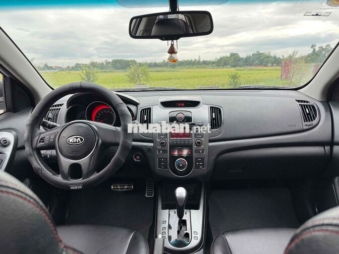 Kia Cerato số tự động nhập khẩu bản Full zin 100%