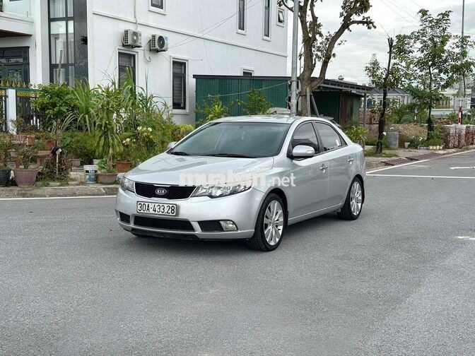 Kia Cerato số tự động nhập khẩu bản Full zin 100%
