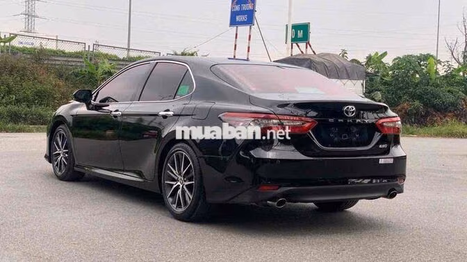 Toyota Camry 2.5Q 2023 60.000 km Đen