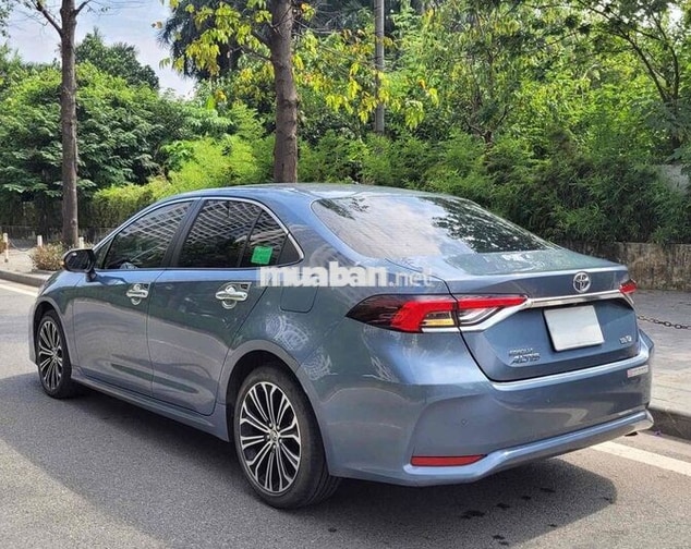 Toyota Corolla Altis 1.8V 2022 Xanh xám 19000 km