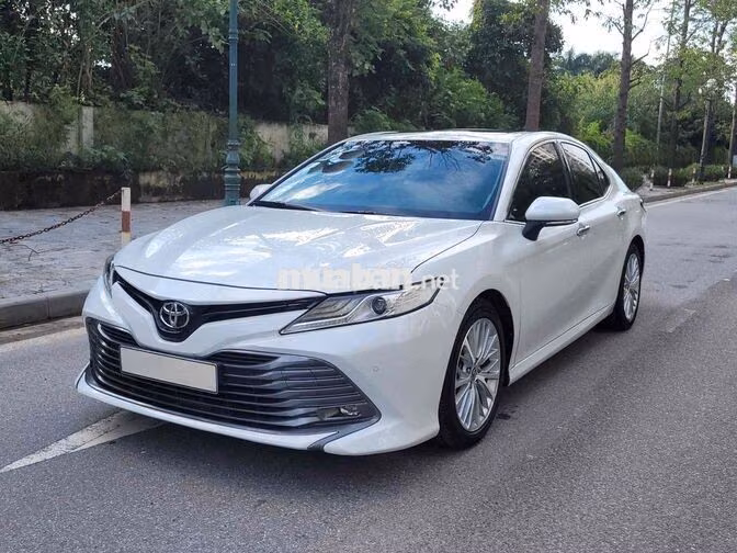Toyota Camry 2.5Q 2019 Trắng ngọc trai
