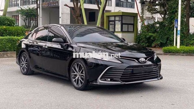 Toyota Camry 2.5Q 2023 60.000 km Đen