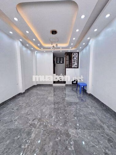 15.x tỷ - Phân Lô Hoàng Quốc Việt 36m2 6 tầng thang máy, ô tô vào nhà