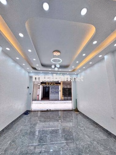 15.x tỷ - Phân Lô Hoàng Quốc Việt 36m2 6 tầng thang máy, ô tô vào nhà