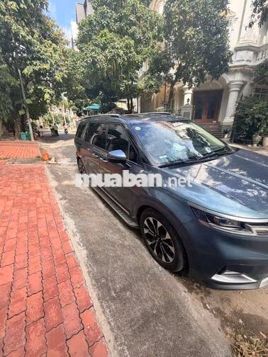 Kia Carnival KA4 2.2 AT FH7 Xanh