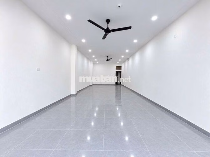 🏢 MẶT BẰNG MẶT TIỀN – GẦN BẾN XE TRUNG TÂM 