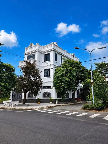 Bưng Ông Thoàn - Nhà đẹp 3,5 tầng - view thoáng 2 mặt tiền đường lớn, 