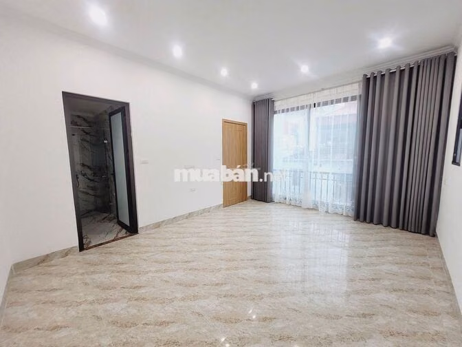 13tr/tháng Cho thuê nhà 5 tầng thang máy Lê Trọng Tấn, Hà Đông ô tô