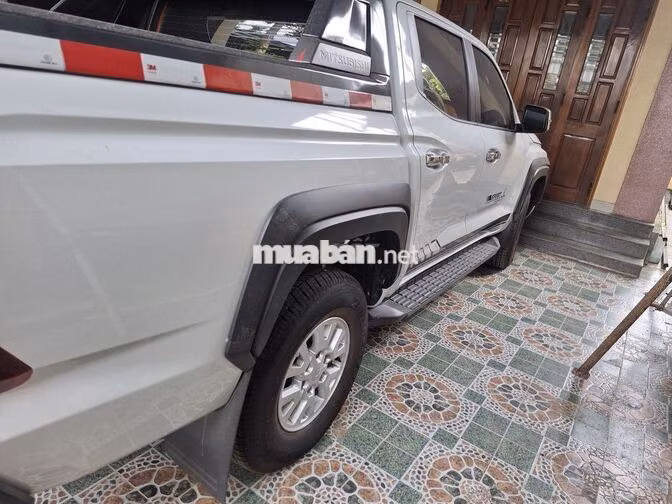 Mitsubishi Triton 2025Trắng 7000km