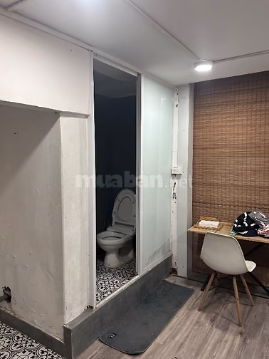 Nhà cách đường 10 m phố nguyễn thái học