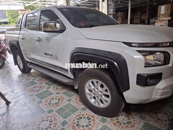 Mitsubishi Triton 2025Trắng 7000km