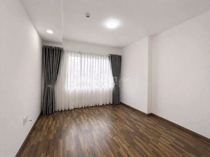 C/C Sacomreal 584- cạnh UBND Tân Phú 3PN ko NT 103M2 giá 11tr/th