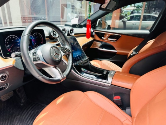 Chính chủ cần bán Mercedes C200 Avangrade Plus dkld 12/2026