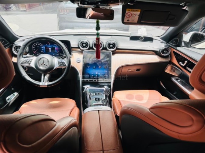 Chính chủ cần bán Mercedes C200 Avangrade Plus dkld 12/2026