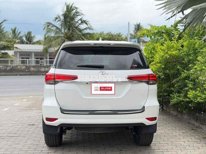 Toyota Fortuner 2024 2.4L 4x2 AT Trắng