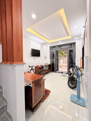 Bán Nhà Hẻm 650 Điện Biên Phủ Q10 52M2 Ngang 3M5 3 Tầng 3 PN - 8 Tỷ 9