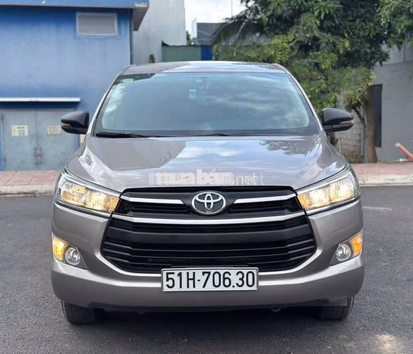 TOYOTA INNOVA 2.0G số tự động sản xuất 2019