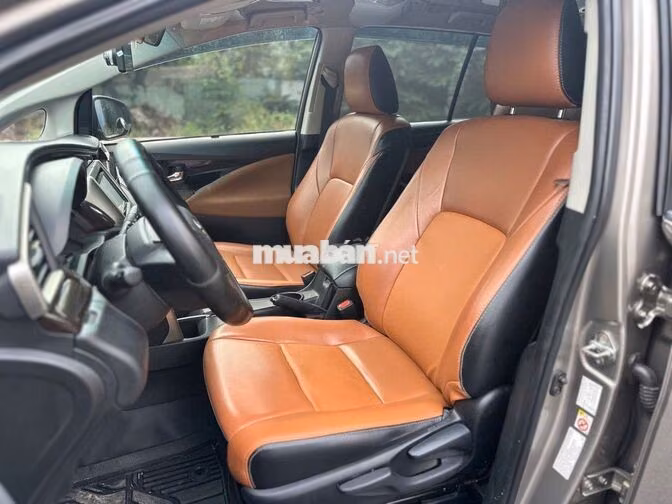 TOYOTA INNOVA 2.0G số tự động sản xuất 2019