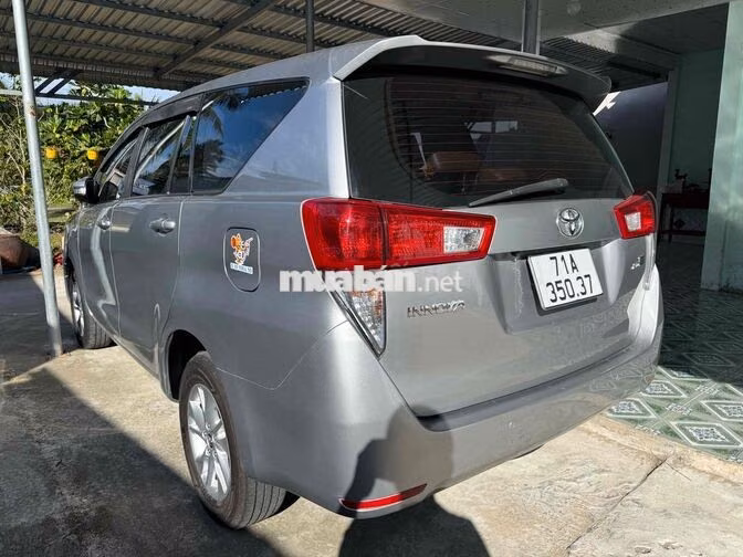 Toyota Innova 2017 Số sàn Bạc