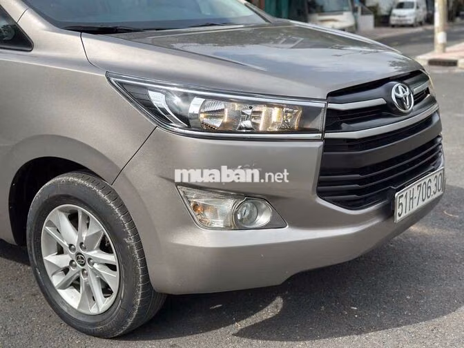 TOYOTA INNOVA 2.0G số tự động sản xuất 2019