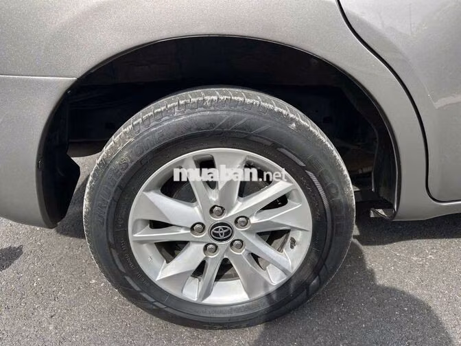 TOYOTA INNOVA 2.0G số tự động sản xuất 2019