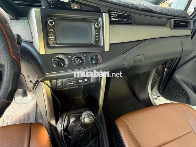 Toyota Innova 2017 Số sàn Bạc