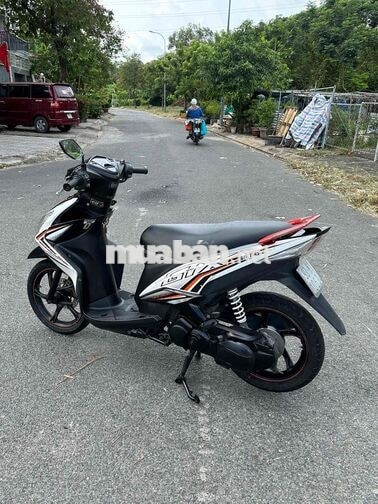 Yamaha Luvias Đen, trắng, đỏ