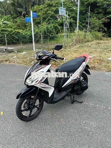 Yamaha Luvias Đen, trắng, đỏ