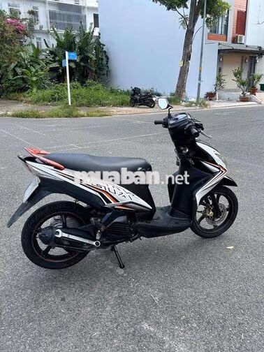 Yamaha Luvias Đen, trắng, đỏ