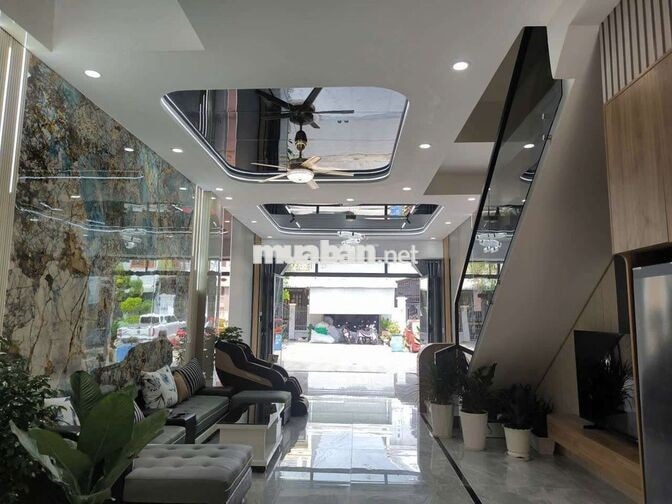 nhà mốt trệt 2 lầu có sản phơi đồ và sân thượng