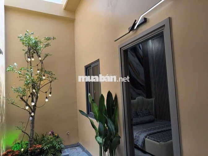 nhà mốt trệt 2 lầu có sản phơi đồ và sân thượng