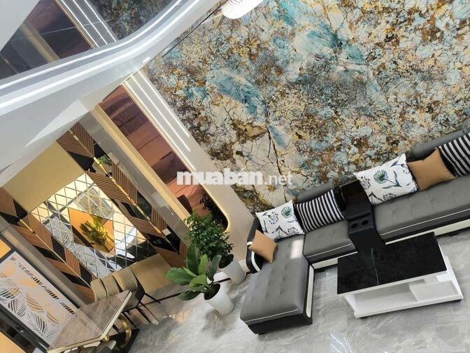 nhà mốt trệt 2 lầu có sản phơi đồ và sân thượng