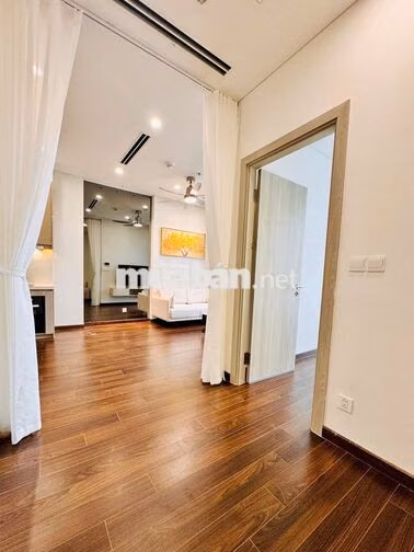 Bán căn hộ 1pn+1  43m -2,8 tỷ kđt Vinhomes Smart City 