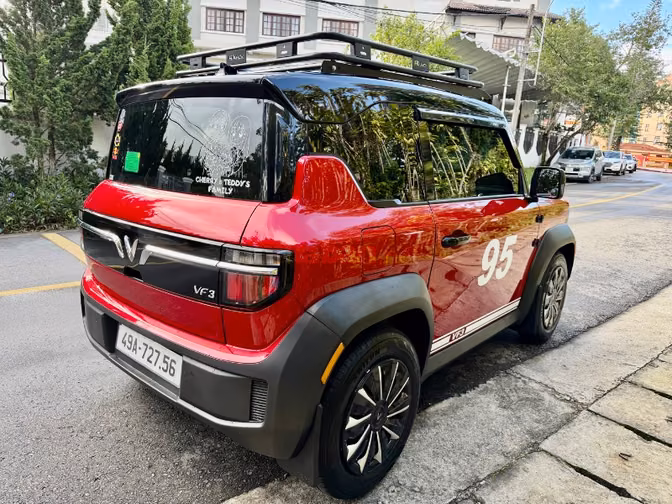 Vinfast VF3 Màu Đỏ Pin Mua Sản Xuất 2025 Odo 8000km siêu mới 
