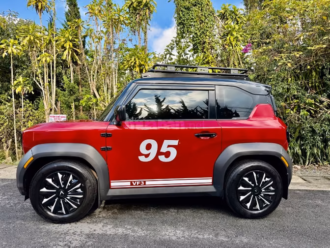 Vinfast VF3 Màu Đỏ Pin Mua Sản Xuất 2025 Odo 8000km siêu mới 
