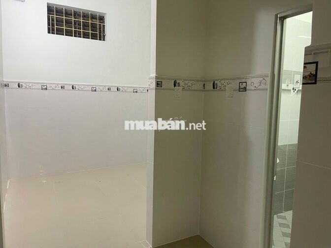 nhà cho thuê 4.5x14m, T+L.  Gần chợ Dĩ an,  giá 20tr