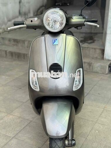 Piaggio Vespa LX125ie 2012 Xám Titan . BSTP