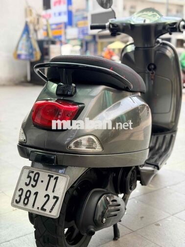 Piaggio Vespa LX125ie 2012 Xám Titan . BSTP