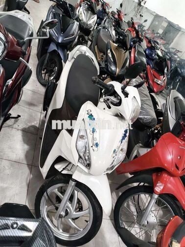 Honda Vision Trắng