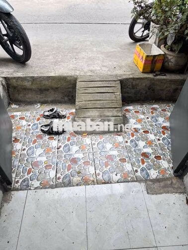 CHO THUÊ NHÀ NHỎ NGUYÊN CĂN - 1 TRỆT - 1 GÁC - 1WC - BAN CÔNG